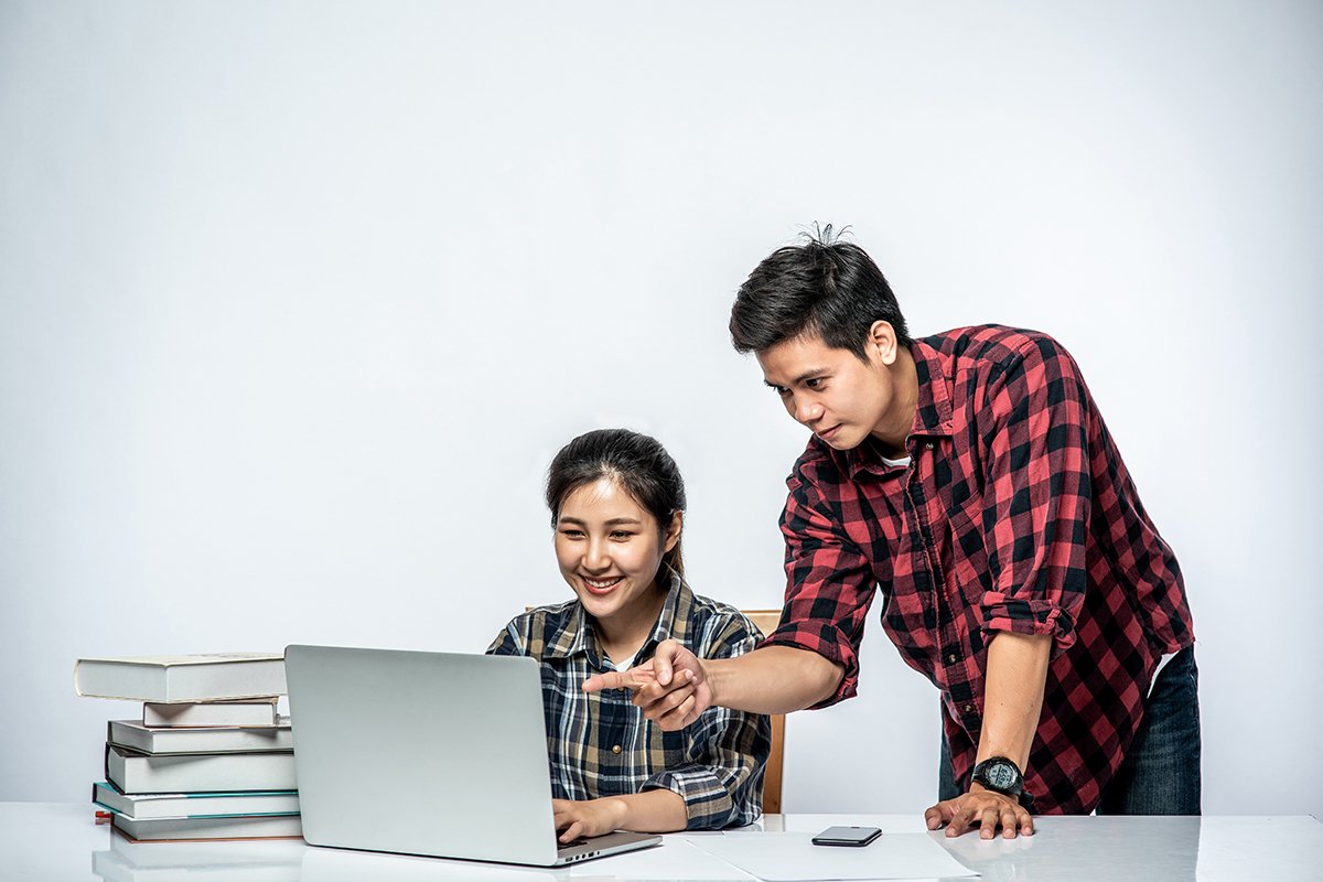 Why Students Need AI Tools to Learn Marketing & Design