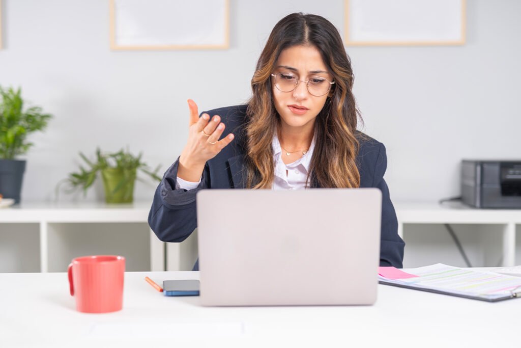 Mistakes to Avoid and Interview Dressing Tips for Online Rounds